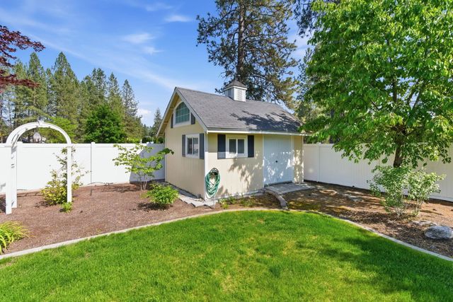 5024 E Birkenhead Ln, Colbert, WA 99005