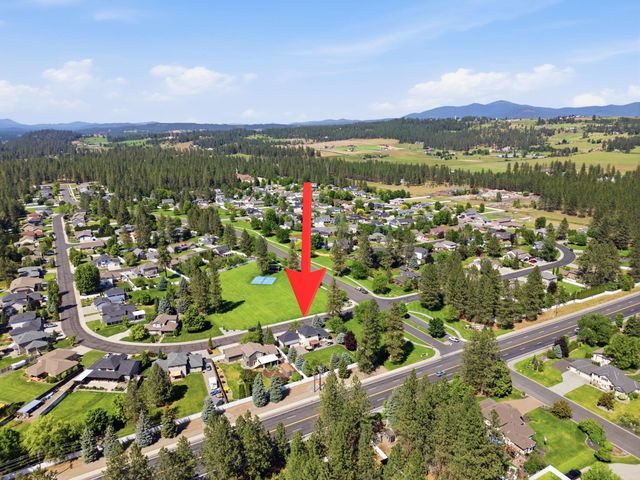 5024 E Birkenhead Ln, Colbert, WA 99005