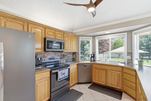 5024 E Birkenhead Ln, Colbert, WA 99005