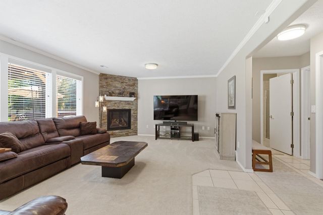 5024 E Birkenhead Ln, Colbert, WA 99005