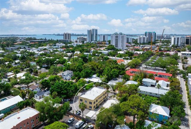 325 OHIO PLACE 2, Sarasota, FL 34236