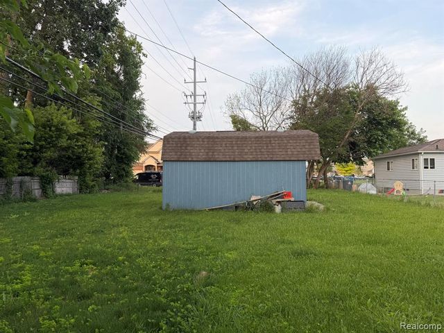5775 N Dowling, Westland, MI 48185