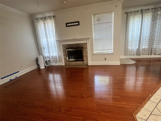 937 Spring Valley Plaza, Richardson, TX 75080