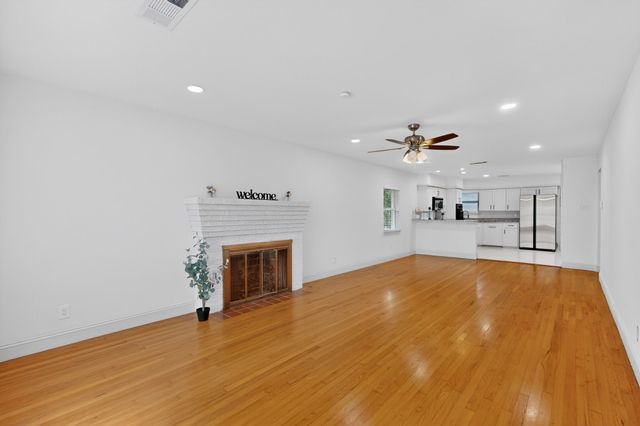 6025 Fairway Avenue, Dallas, TX 75227