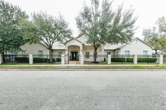 404 Moss Street, Houston, TX 77009