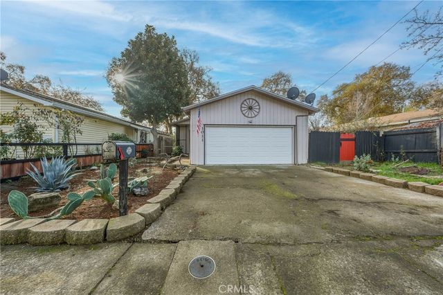 1011 2nd, Lakeport, CA 95453