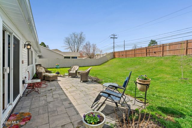 3 Willowbrook Lane, Cohoes, NY 12047