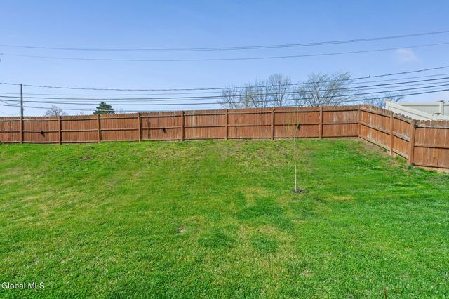 3 Willowbrook Lane, Cohoes, NY 12047
