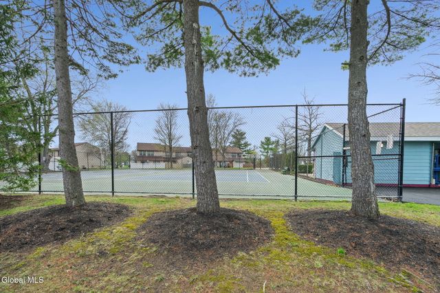 3 Willowbrook Lane, Cohoes, NY 12047