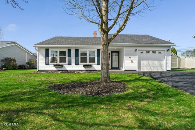 3 Willowbrook Lane, Cohoes, NY 12047