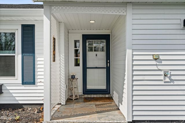 3 Willowbrook Lane, Cohoes, NY 12047