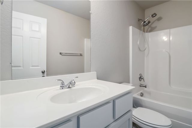 1721 Hermitage Drive, Centerton, AR 72719