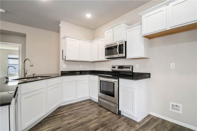 1721 Hermitage Drive, Centerton, AR 72719