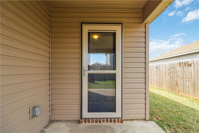 1721 Hermitage Drive, Centerton, AR 72719