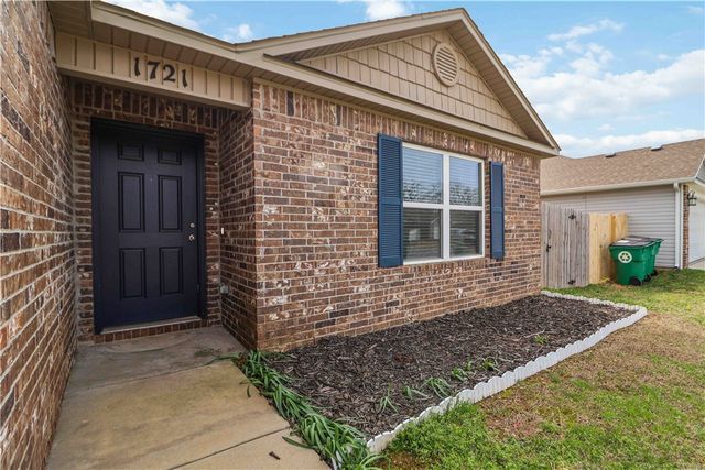 1721 Hermitage Drive, Centerton, AR 72719