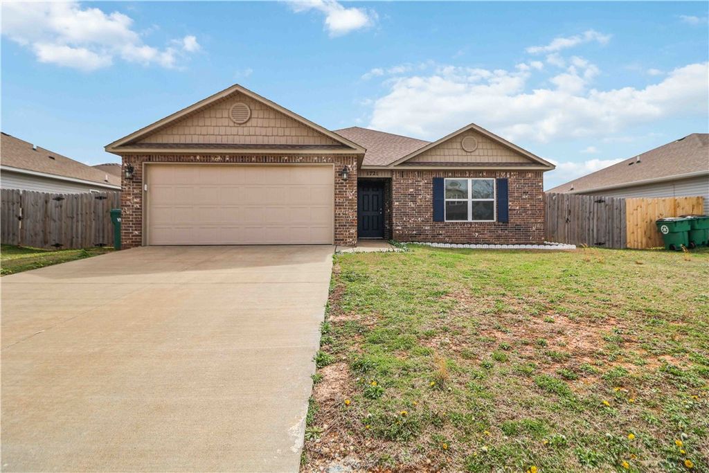 1721 Hermitage Drive, Centerton, AR 72719