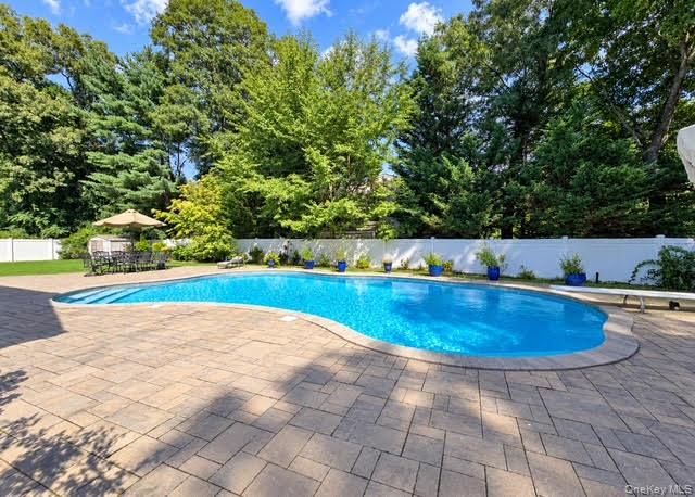 5 Keystone Court, Smithtown, NY 11787