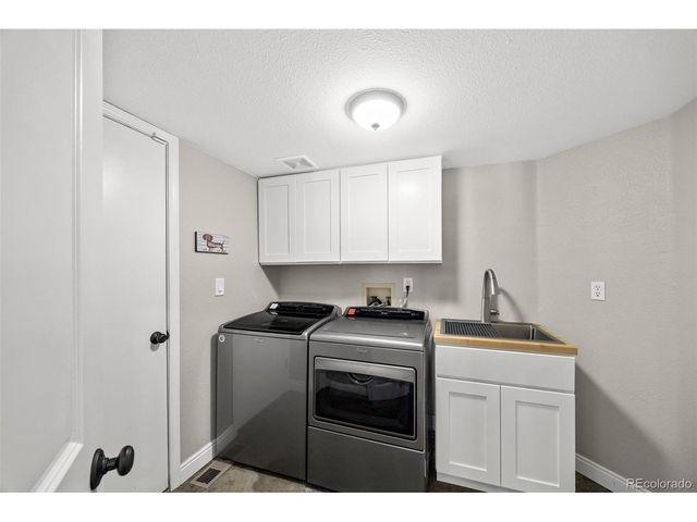 9755 Spring Hill St, Highlands Ranch, CO 80129