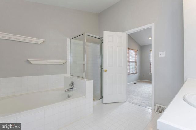 105 FARRINGTON CT, Collegeville, PA 19426