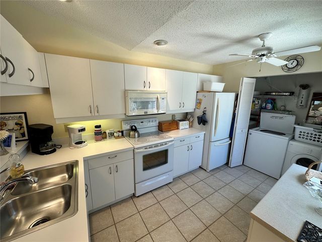 1207 SPOONBILL LANDINGS CIRCLE, Bradenton, FL 34209