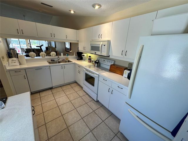 1207 SPOONBILL LANDINGS CIRCLE, Bradenton, FL 34209