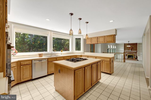 1501 SNOWFLAKE CT, Herndon, VA 20170