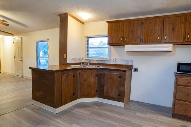 9815 Adam Dr, Denham Springs, LA 70726