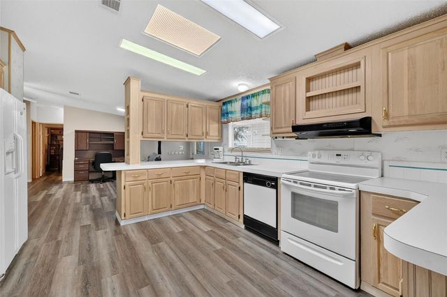 3224 MANATEE ROAD, Tavares, FL 32778