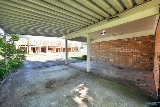 54 Robinson Creek Road, Falkville, AL 35622