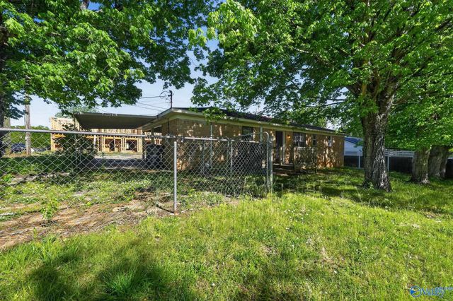 54 Robinson Creek Road, Falkville, AL 35622