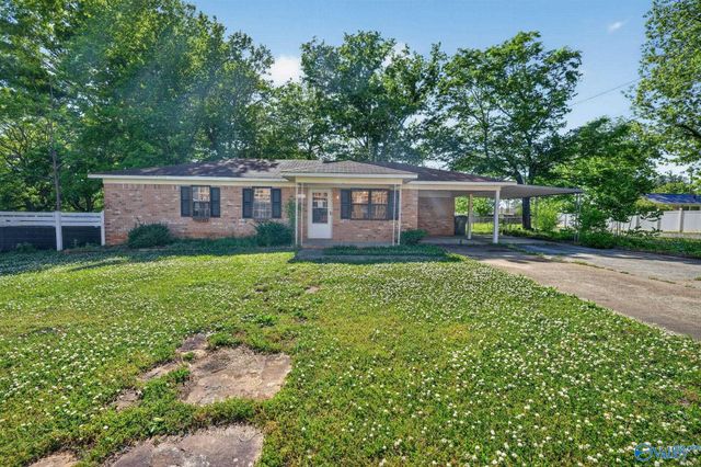 54 Robinson Creek Road, Falkville, AL 35622