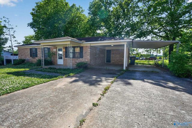 54 Robinson Creek Road, Falkville, AL 35622