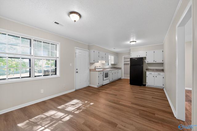54 Robinson Creek Road, Falkville, AL 35622
