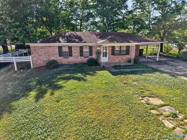 54 Robinson Creek Road, Falkville, AL 35622