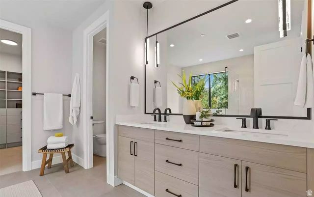 242 W 400 S, Mt Pleasant, UT 84647