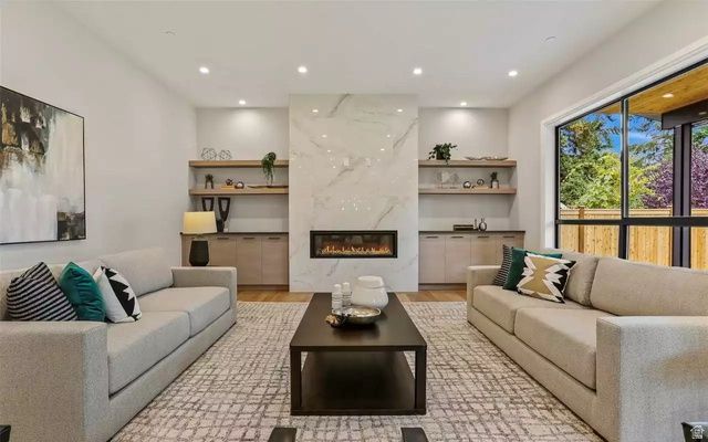 242 W 400 S, Mt Pleasant, UT 84647