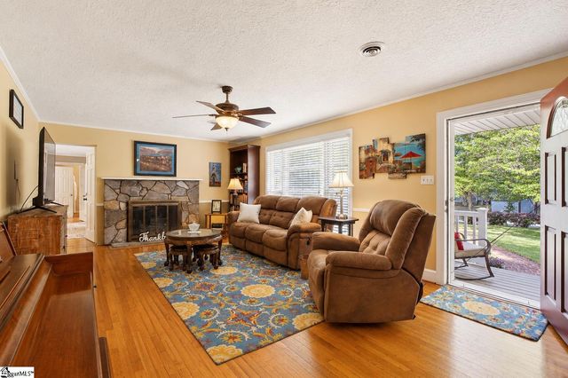 323 Workman Avenue, Woodruff, SC 29388