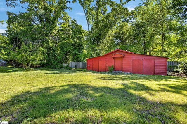 323 Workman Avenue, Woodruff, SC 29388