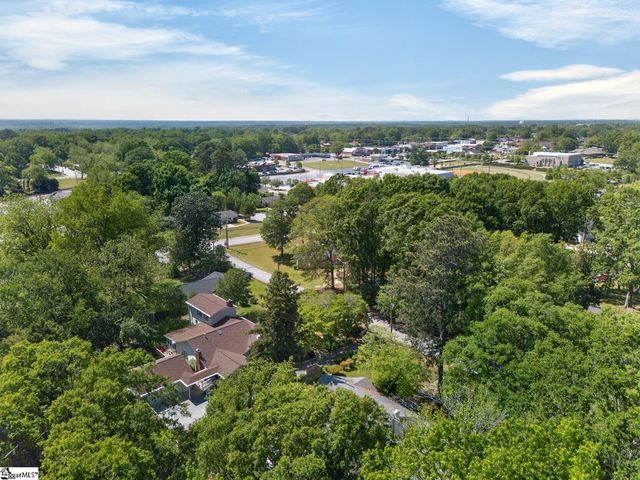 323 Workman Avenue, Woodruff, SC 29388