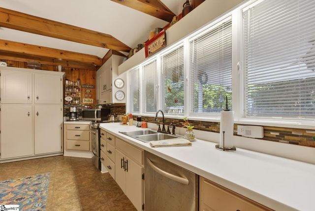 323 Workman Avenue, Woodruff, SC 29388