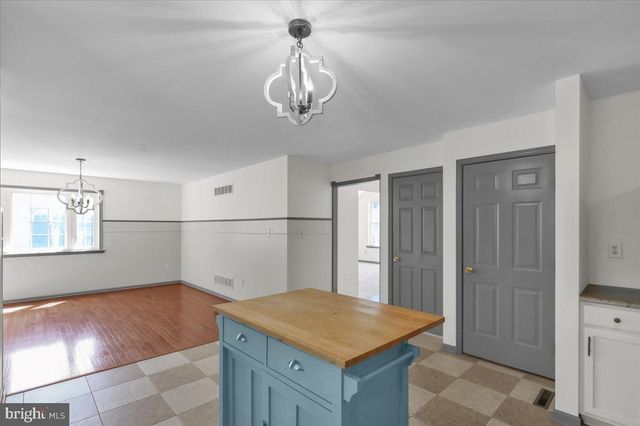 223 WOODBRIDGE LN, Douglassville, PA 19518