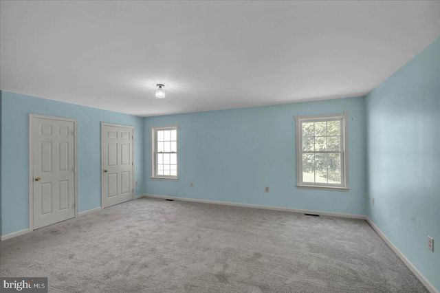 223 WOODBRIDGE LN, Douglassville, PA 19518
