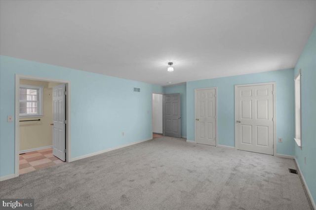 223 WOODBRIDGE LN, Douglassville, PA 19518