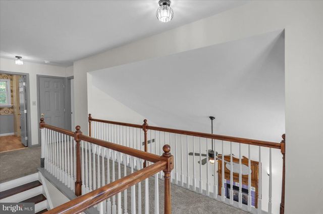 223 WOODBRIDGE LN, Douglassville, PA 19518
