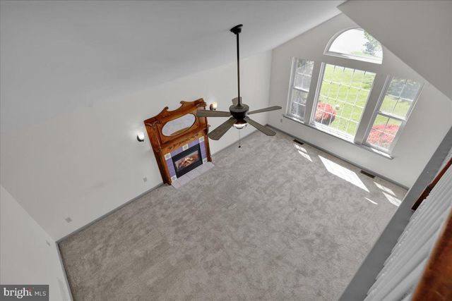 223 WOODBRIDGE LN, Douglassville, PA 19518