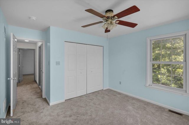 223 WOODBRIDGE LN, Douglassville, PA 19518