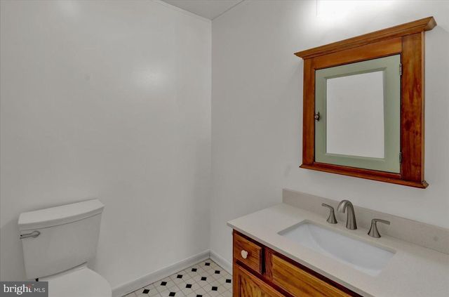 223 WOODBRIDGE LN, Douglassville, PA 19518