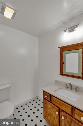 223 WOODBRIDGE LN, Douglassville, PA 19518
