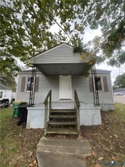 2403 Oaklawn Blvd, Hopewell, VA 23860