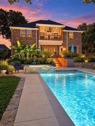 308 Familia Court, Azle, TX 76020